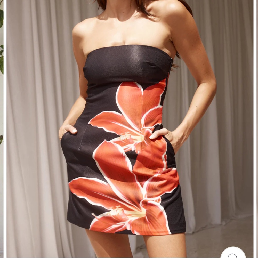RUNAWAY THE LABEL PRIMROSE MINI DRESS IN BLACK LILY Floral Strapless M - Picture 3 of 4